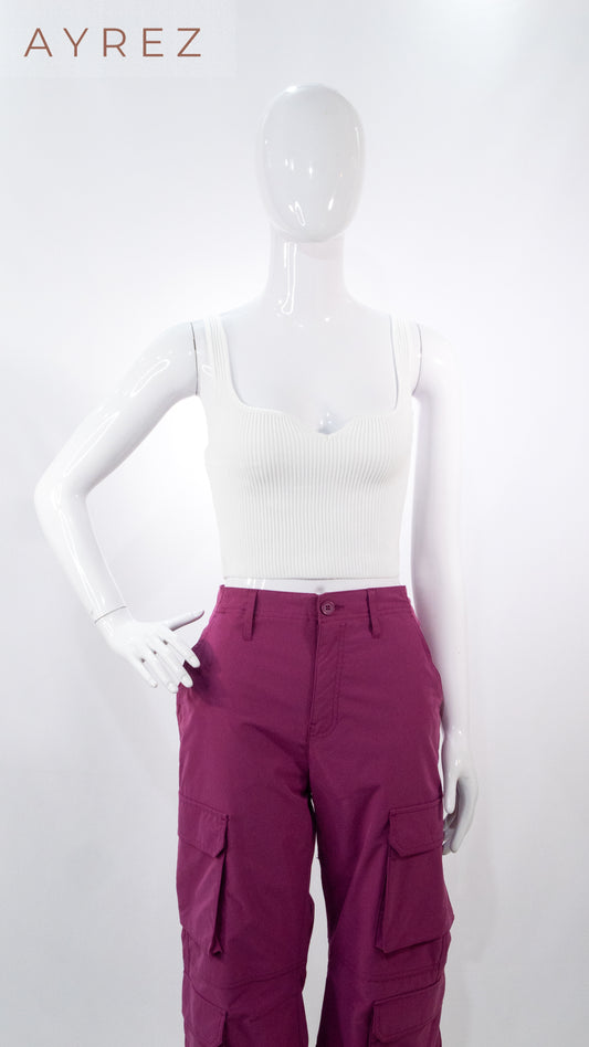 Top canalé blanco &amp; pantalón cargo morado