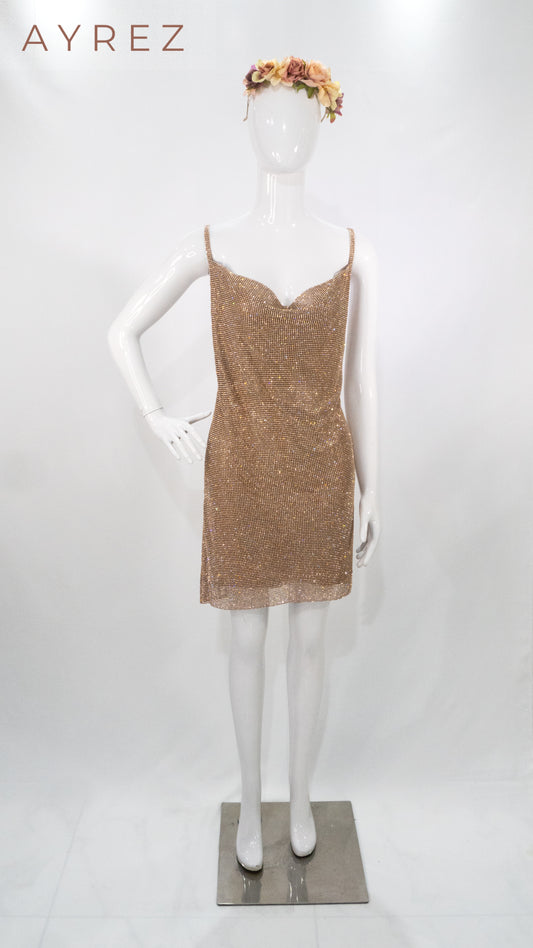 Vestido corto con tirantes brillantes